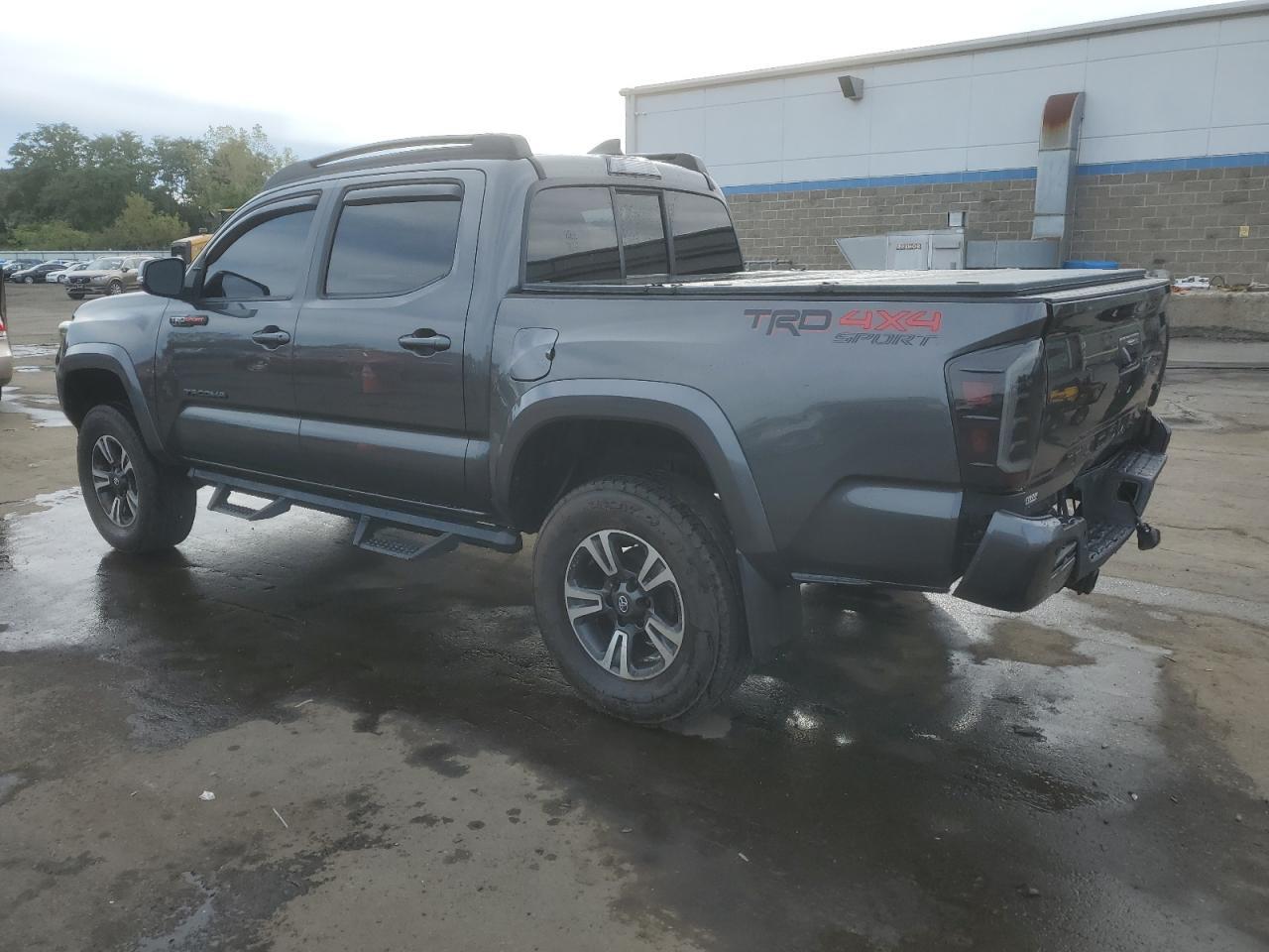 2016 Toyota Tacoma Double Cab - Image 2