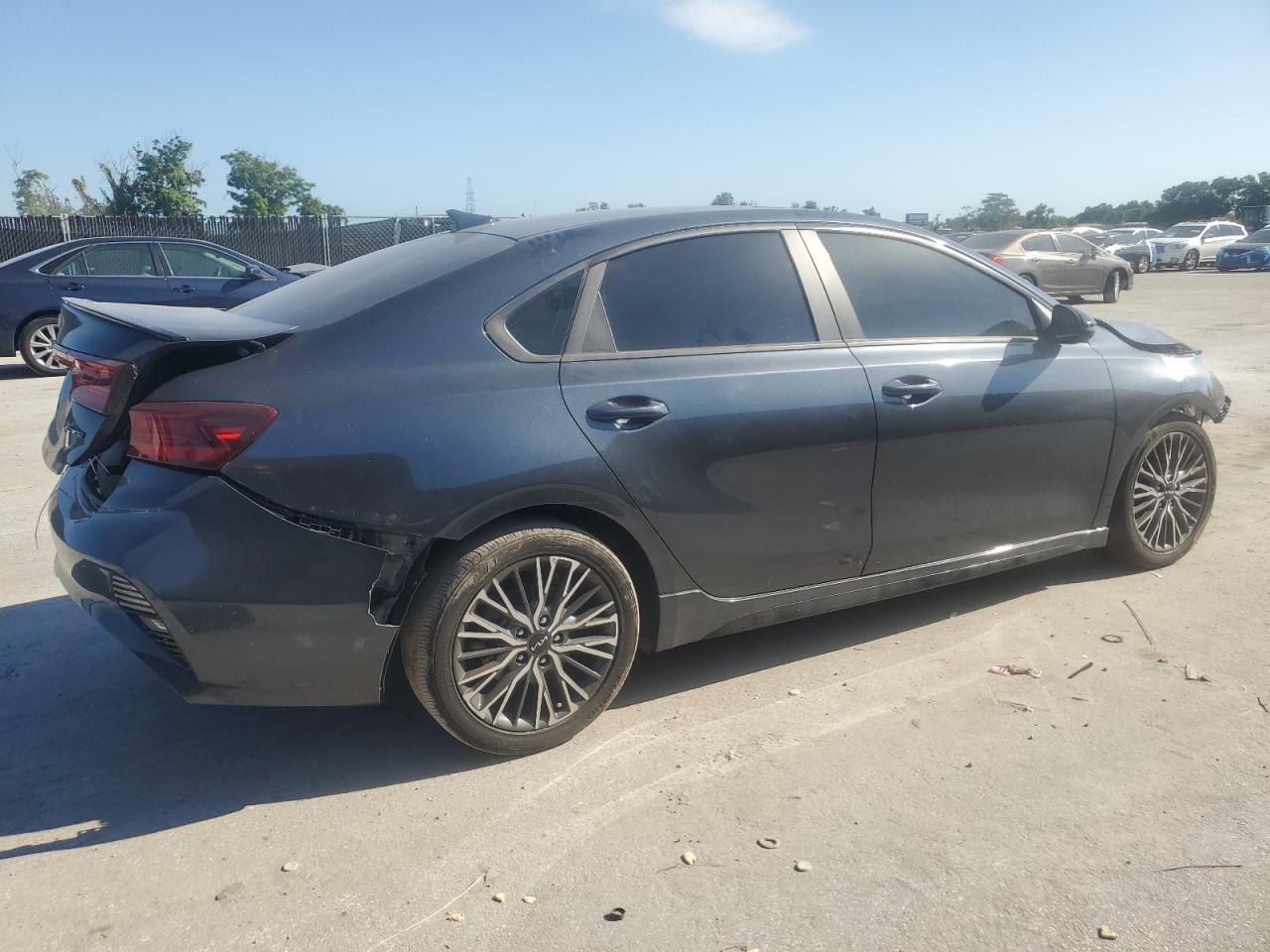 2023 Kia Forte Gt Line - Image 3