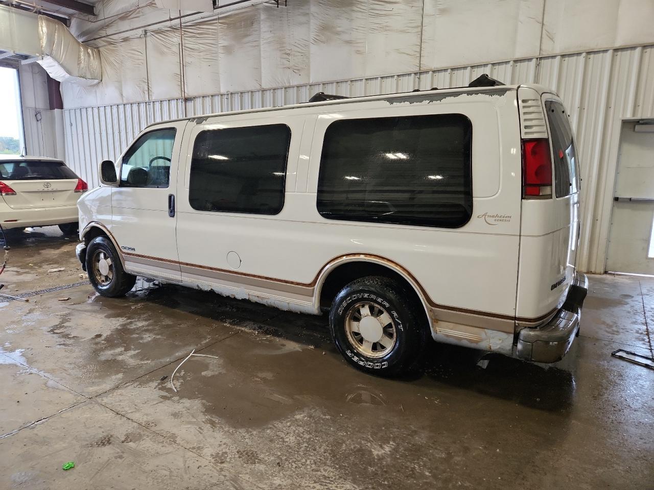 2000 Chev Express Cargo 1500 1 - Фото 2