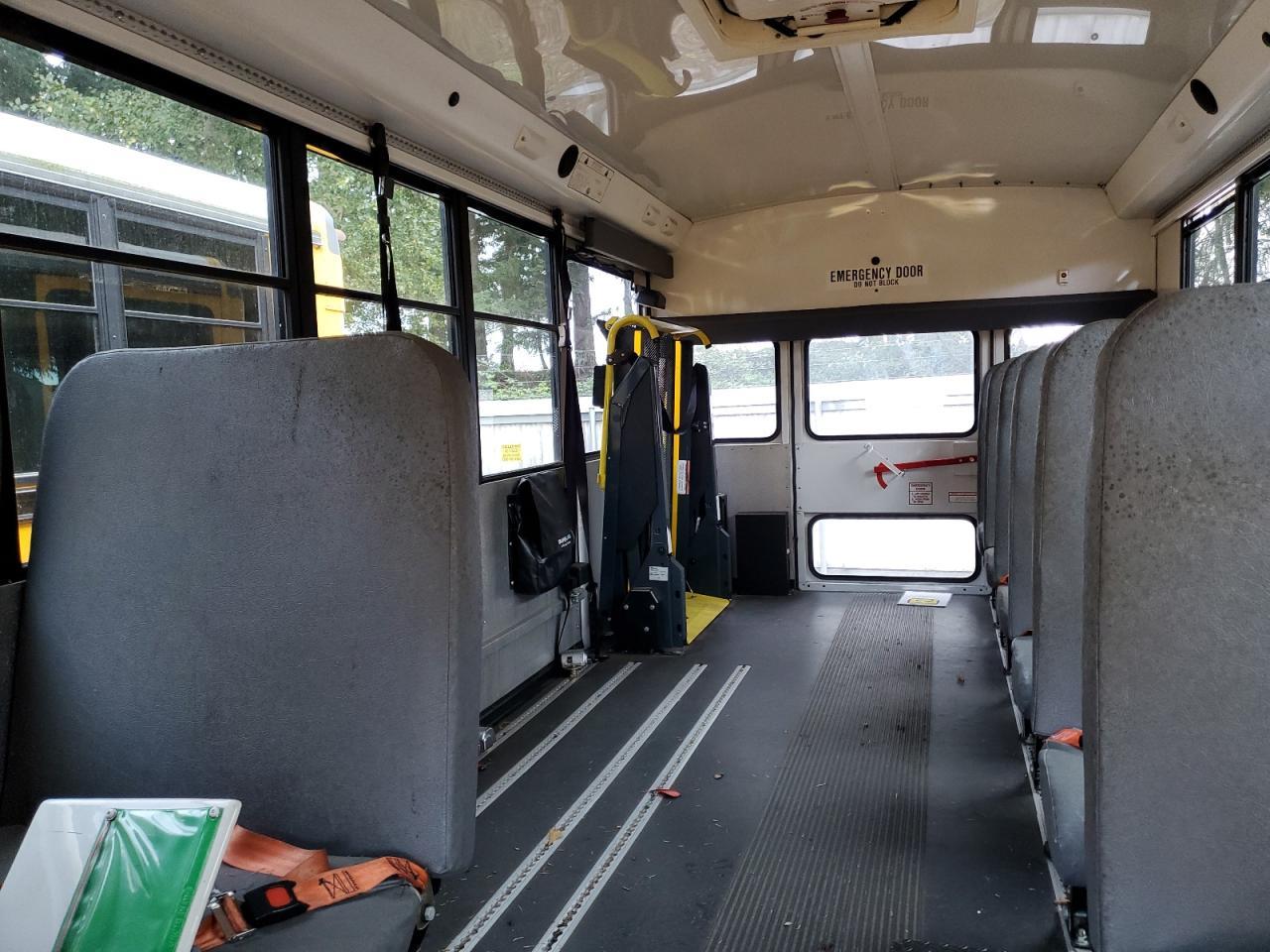 2013 Chevrolet Express G3500 - Image 6