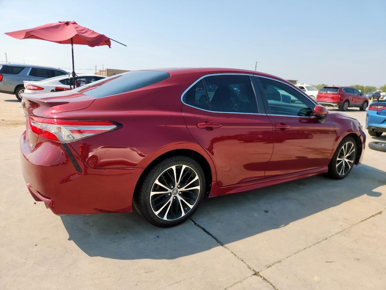2018 Toyota Camry Se - Фото 3
