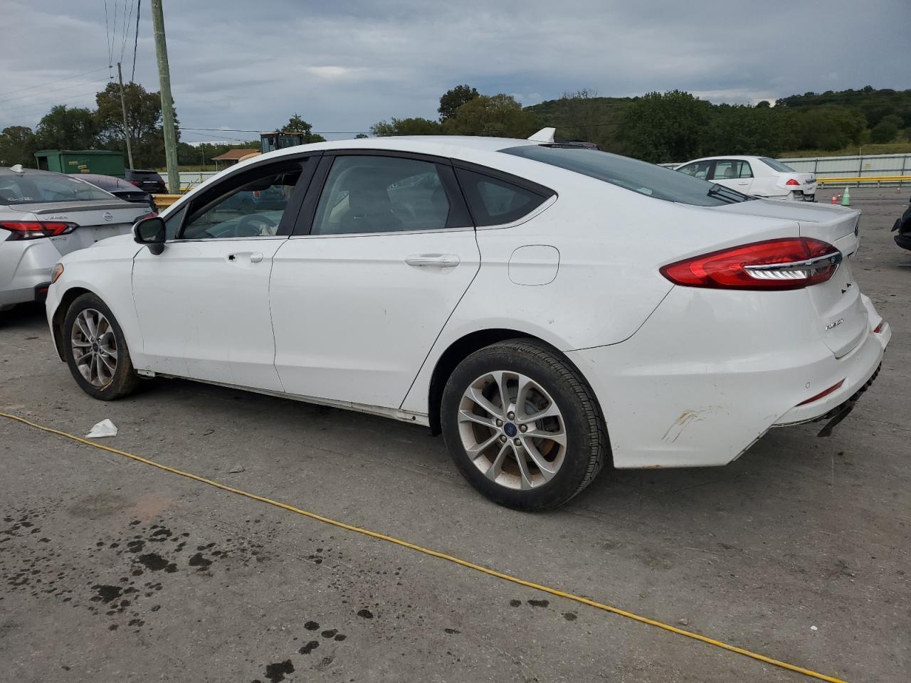 2020 Ford Fusion Se - Фото 2