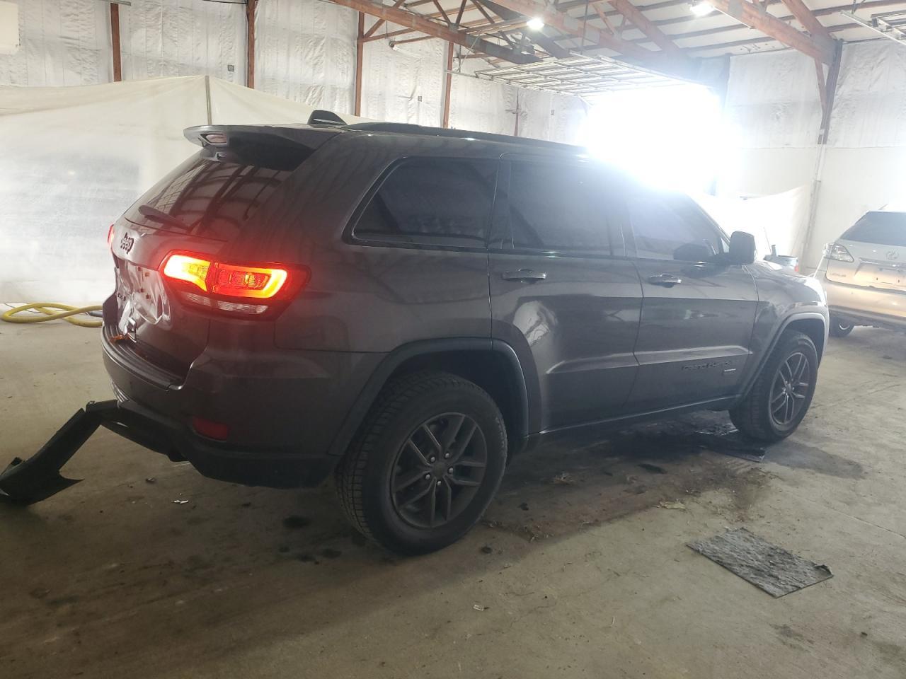 2016 Jeep Grand Cherokee Laredo - Фото 3