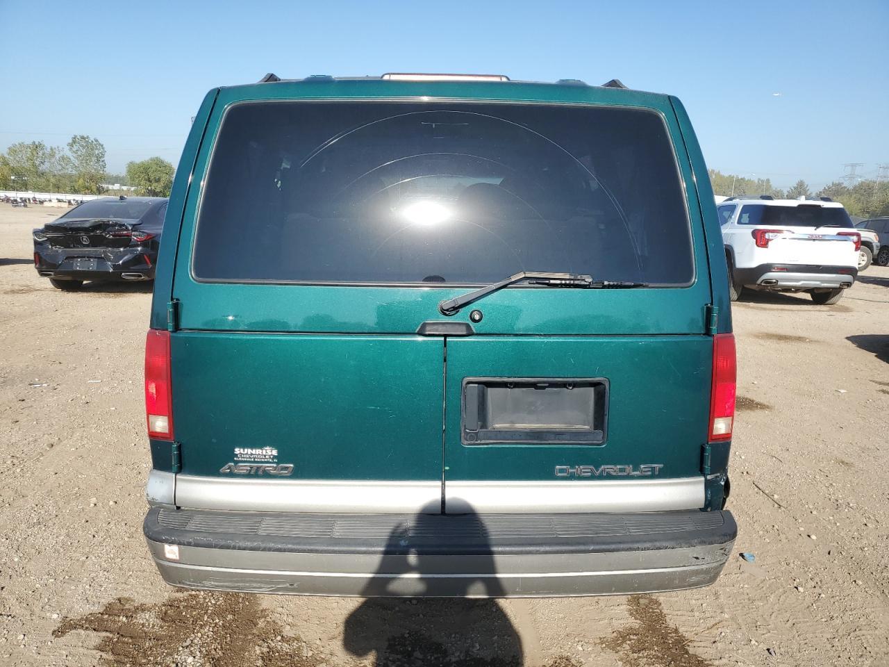 2001 Chevrolet Astro - Image 6