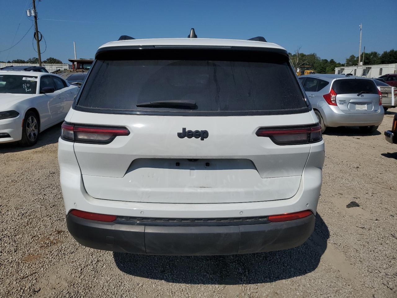 2024 Jeep Grand Cherokee L Laredo - Image 6