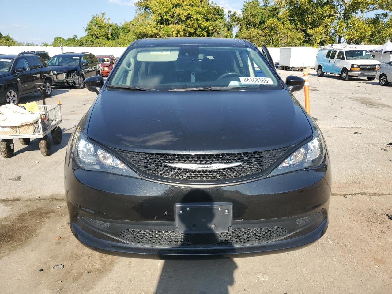 2023 Chrysler Voyager Lx - Image 5