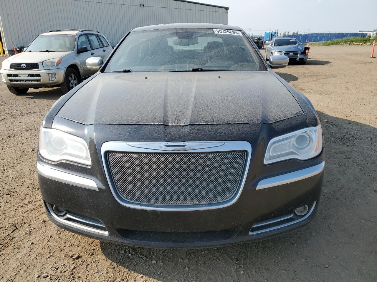 2013 Chrysler 300C Luxury - Image 5