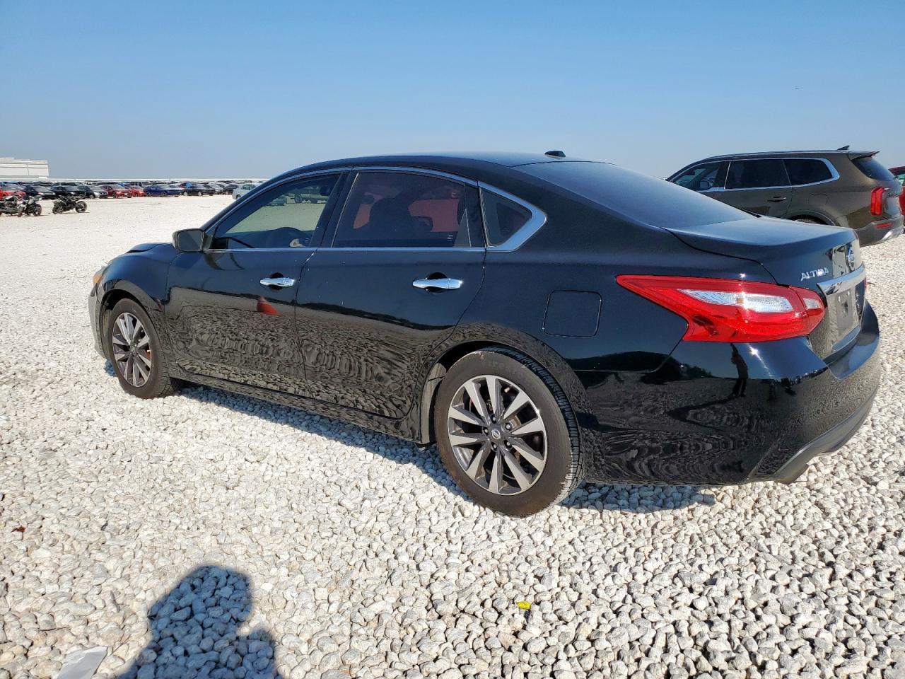 2017 Nissan Altima 2.5 - Image 2