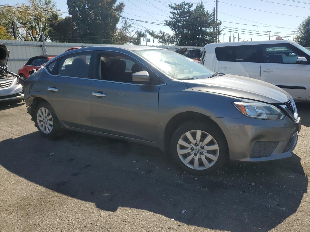 2016 Nissan Sentra S - Фото 4