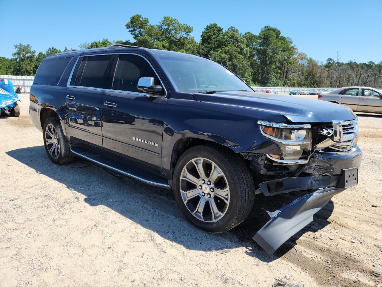2019 Chevrolet Suburban C1500 Premier - Image 4