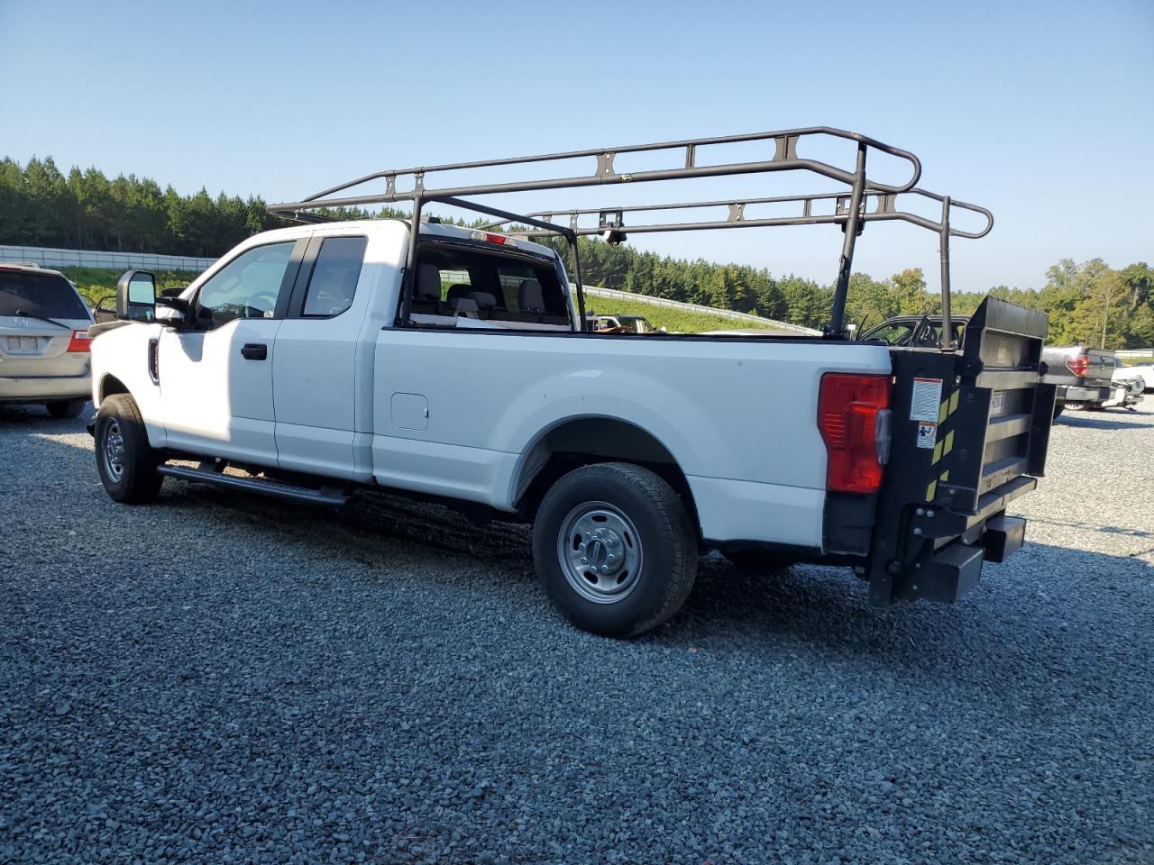 2022 Ford F250 Super Duty - Фото 2