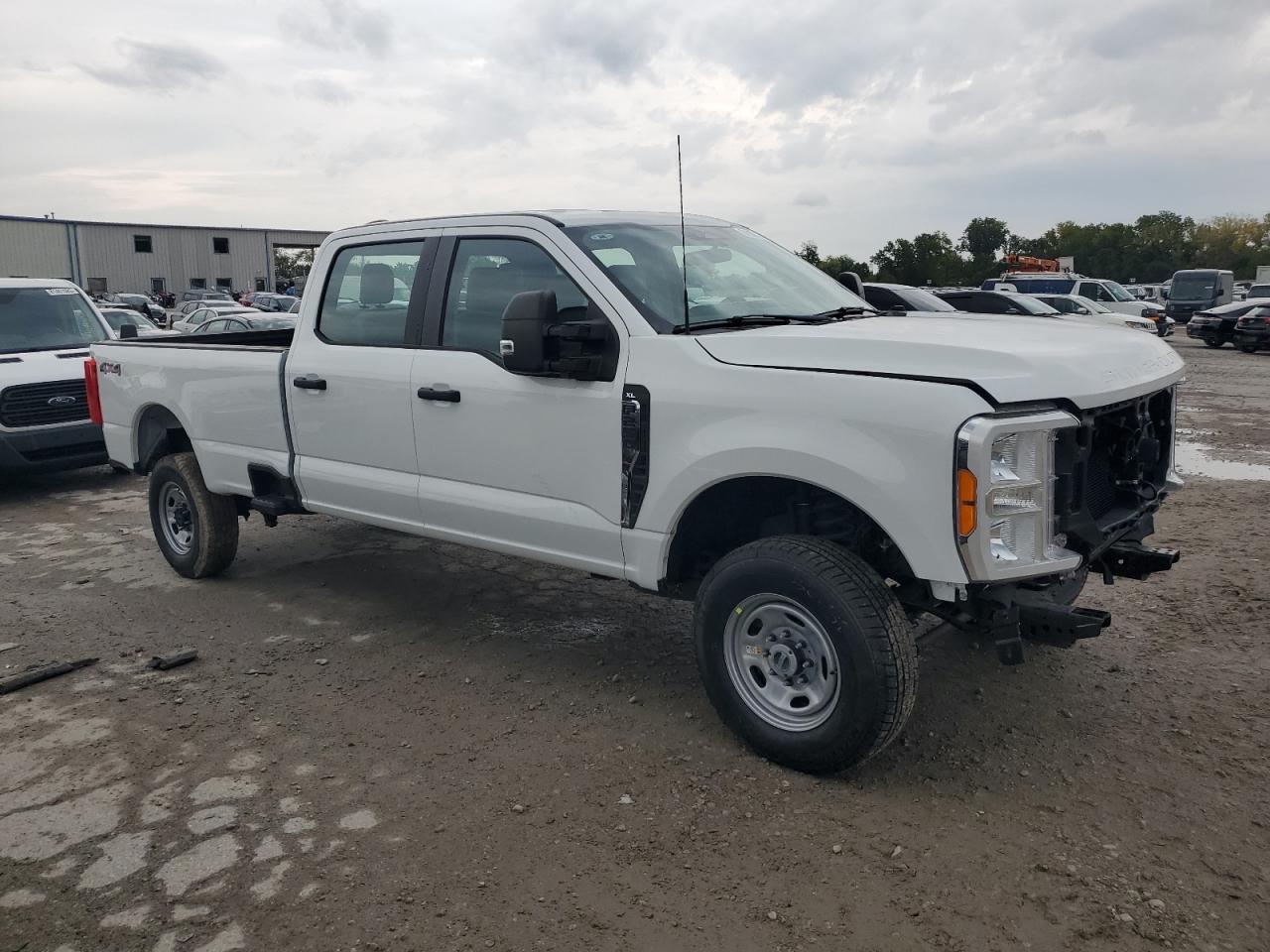 2023 Ford F250 Super Duty - Фото 4