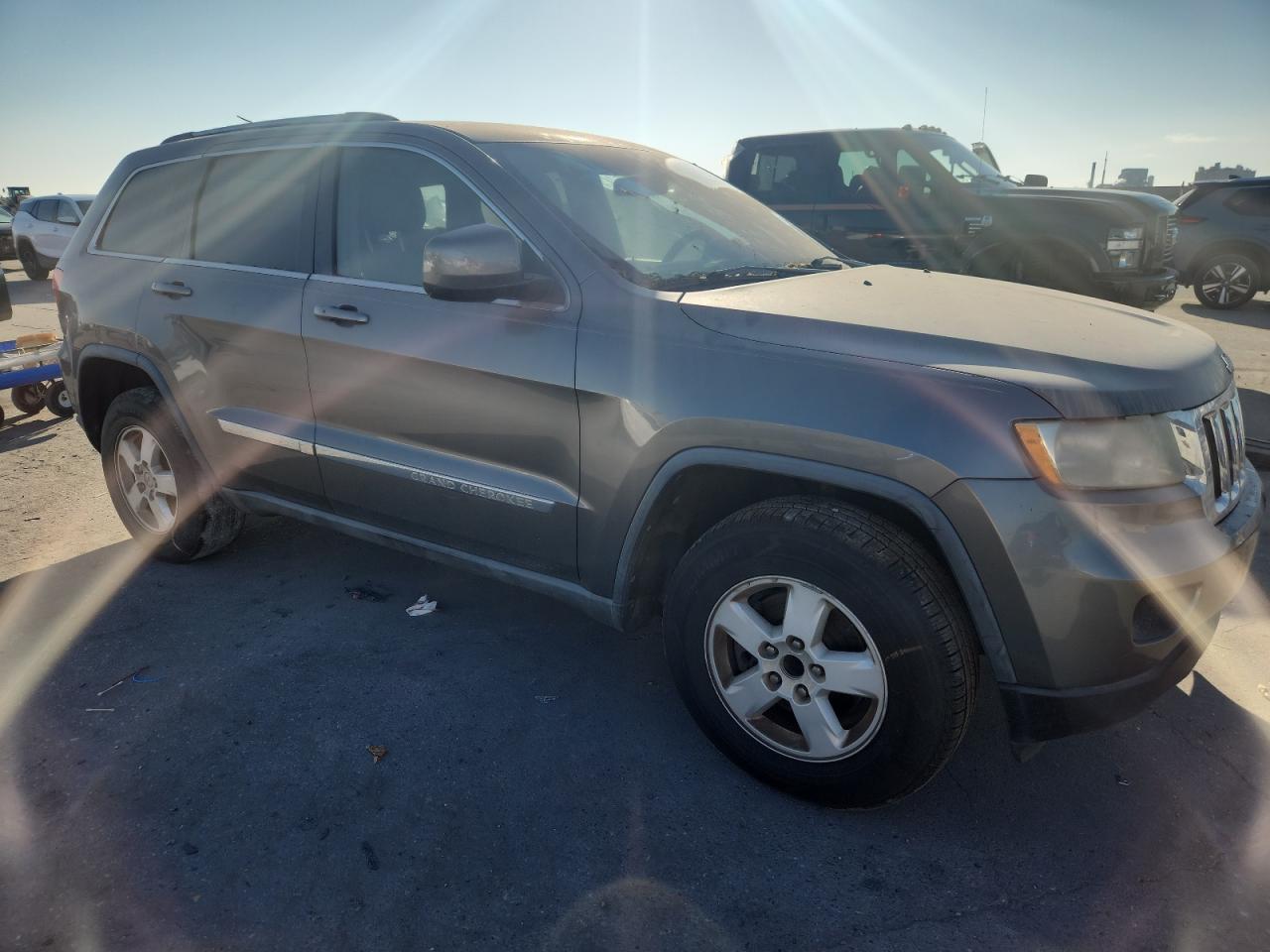 2012 Jeep Grand Cherokee Laredo - Image 4