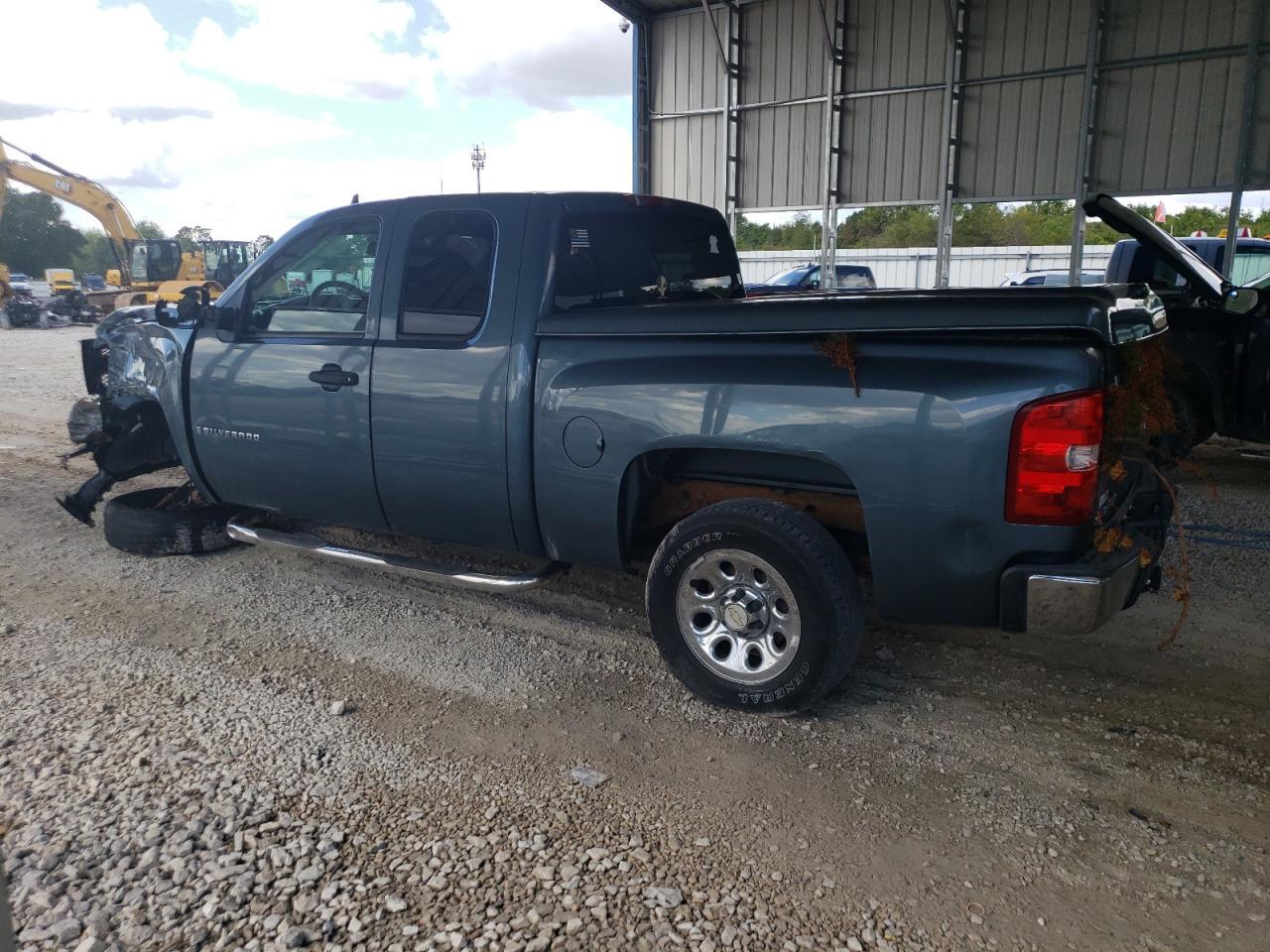 2008 Chevrolet Silverado C1500 - Image 2