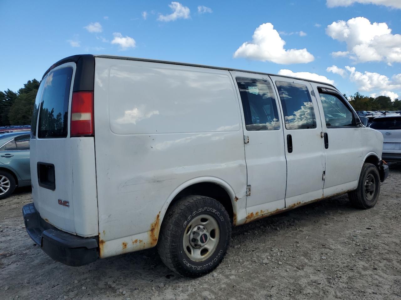 2007 GMC Savana G2500 - Image 3