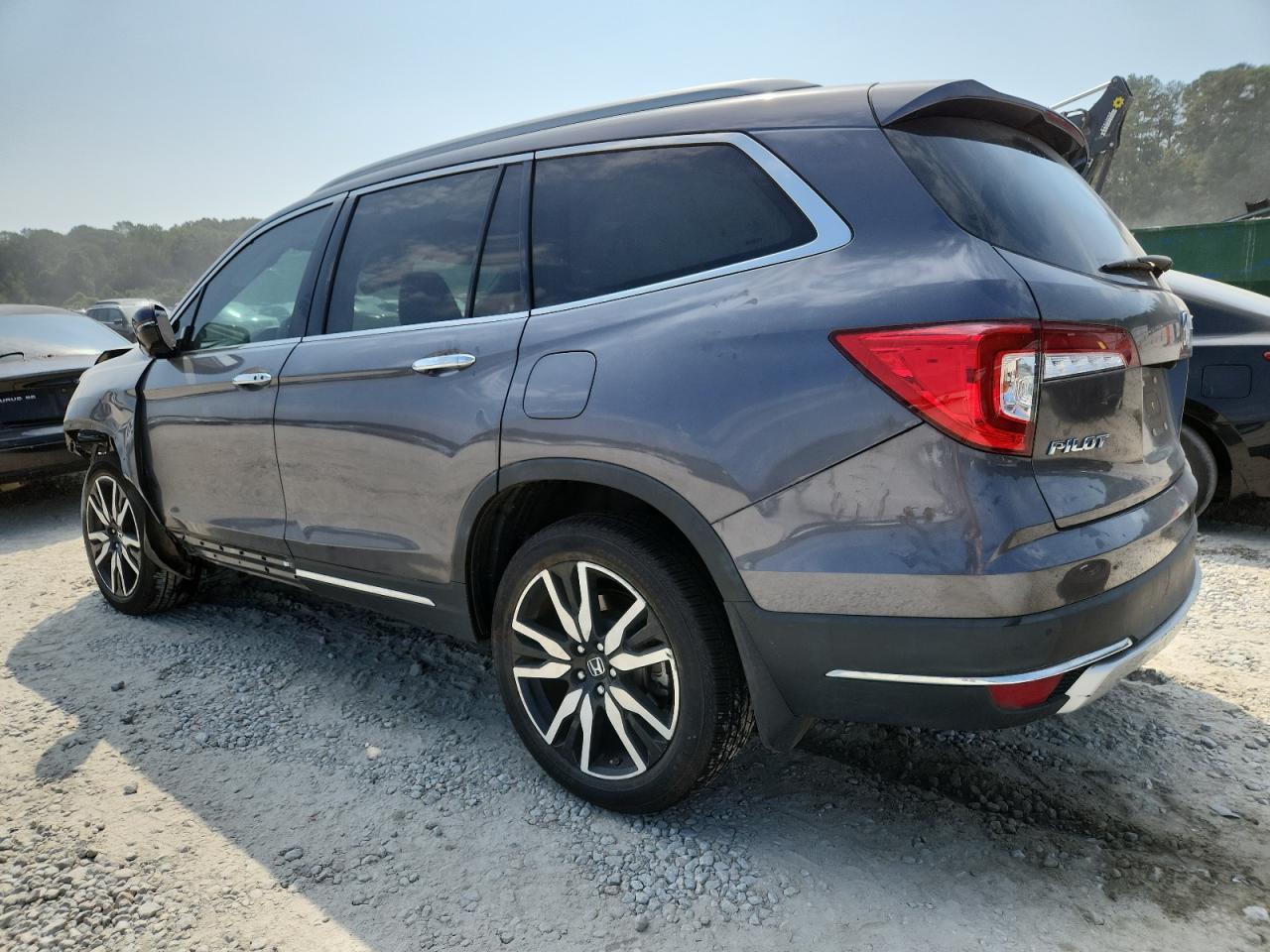 2020 Honda Pilot Touring - Image 2