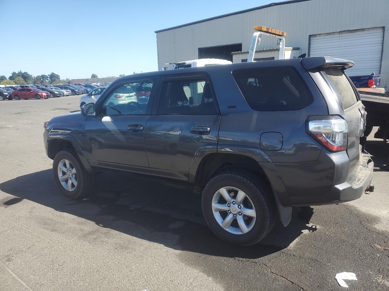 2015 Toyota 4Runner Sr5/Sr5 Premium - Image 2