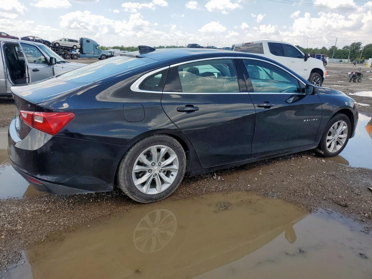 2024 Chevrolet Malibu Lt - Image 3