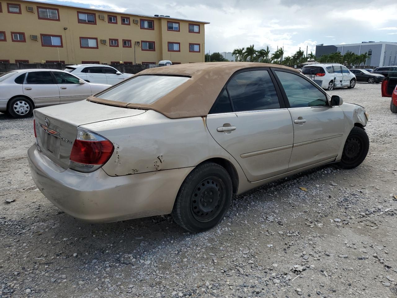 2005 Toyota Camry Le - Image 3