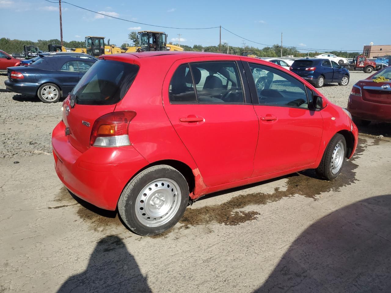 2011 Toyota Yaris Base - Image 3