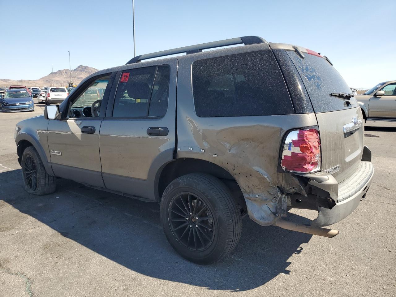 2003 Ford Explorer Sport Trac - Фото 2