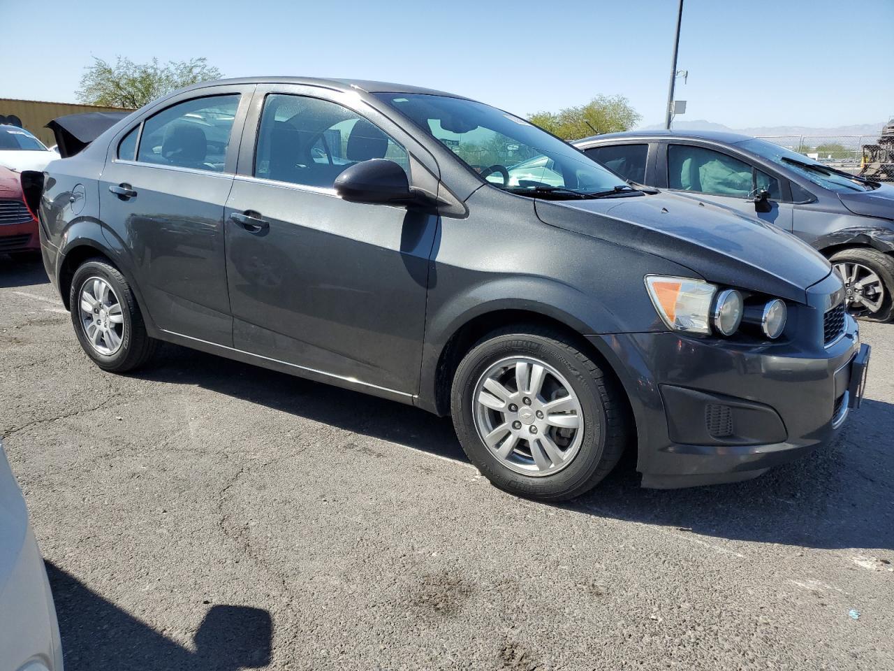 2014 Chevrolet Sonic - Фото 4
