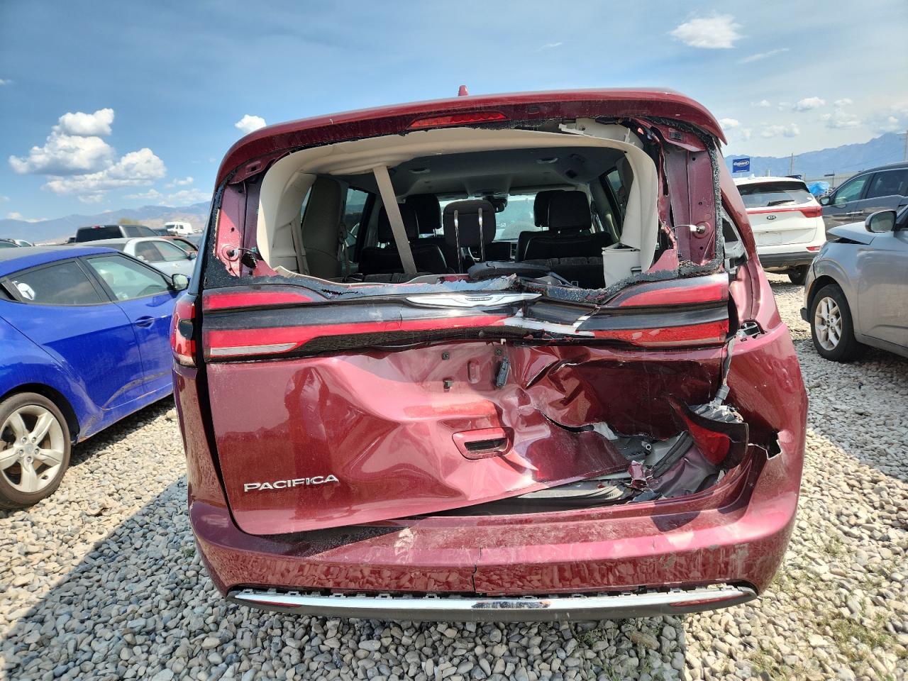 2022 Chrysler Pacifica Touring L - Image 6