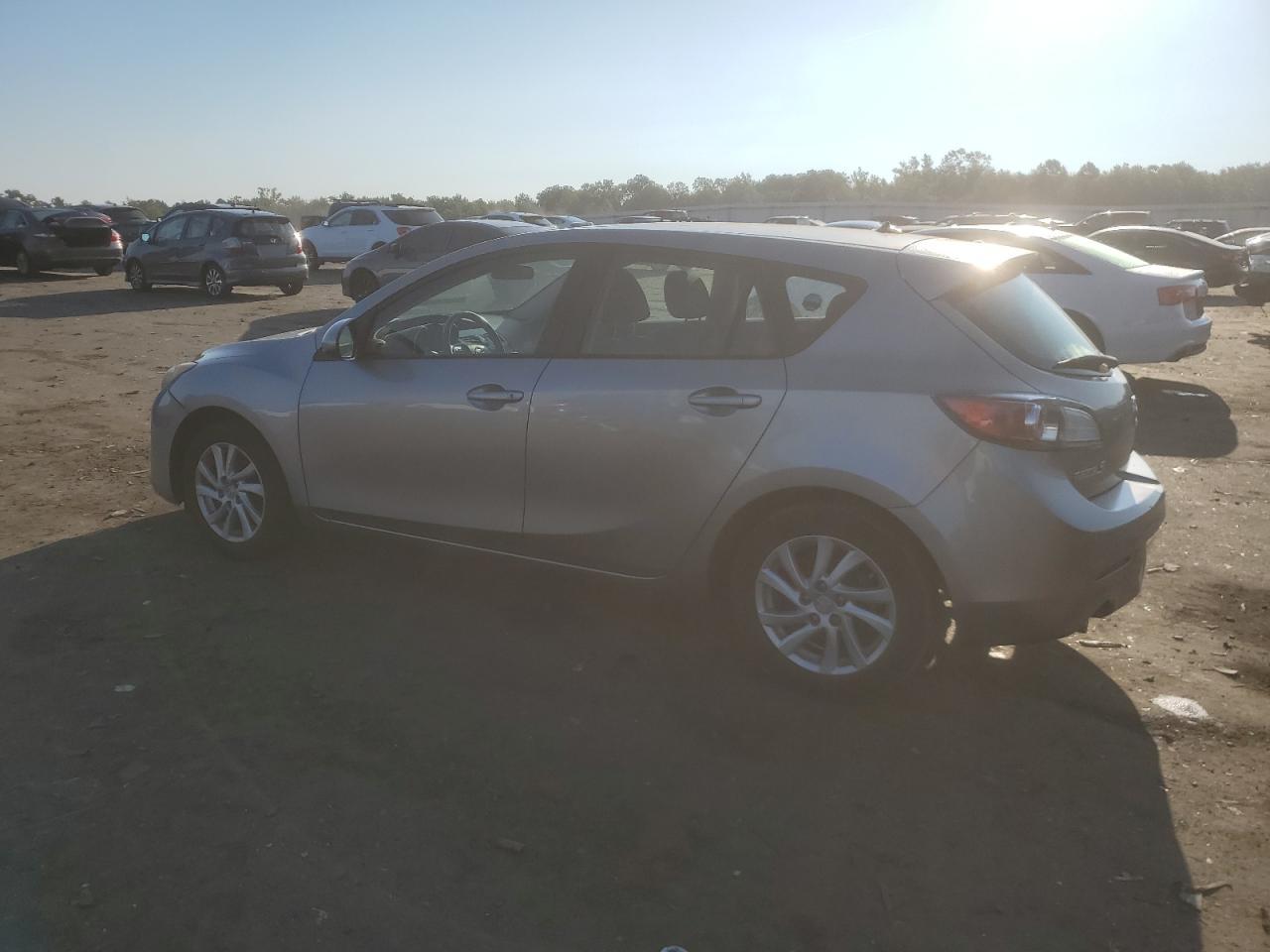 2012 Mazda 3 I - Image 2