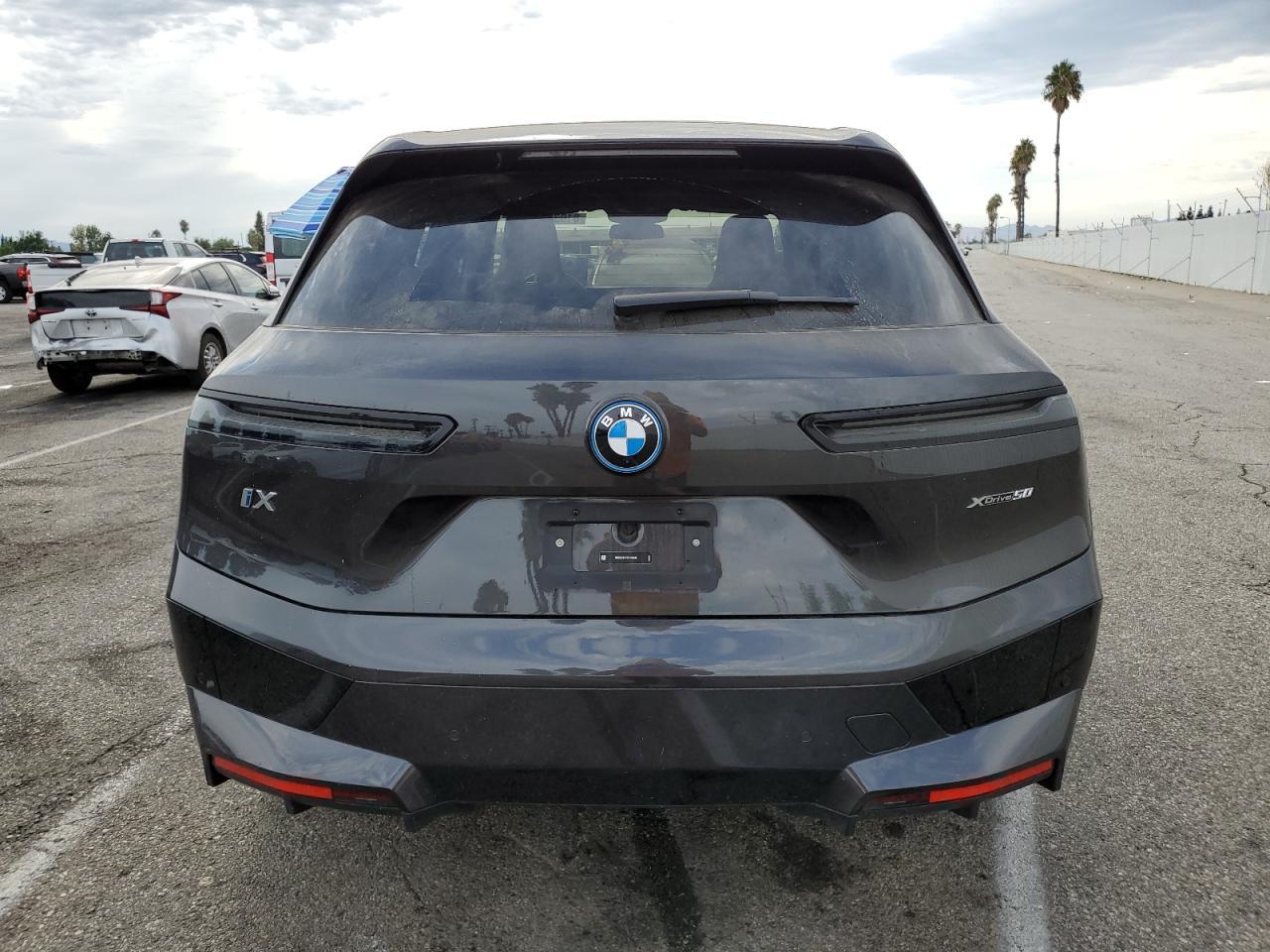 2025 BMW Ix xDrive50 - Фото 6