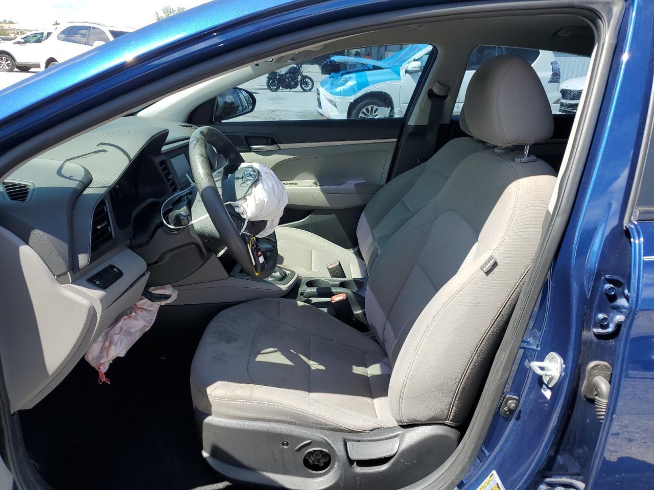 2019 Hyundai Elantra Se - Image 7