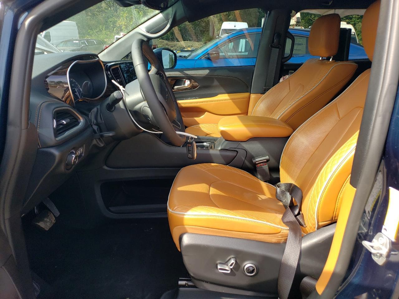 2022 Chrysler Pacifica P - Image 7