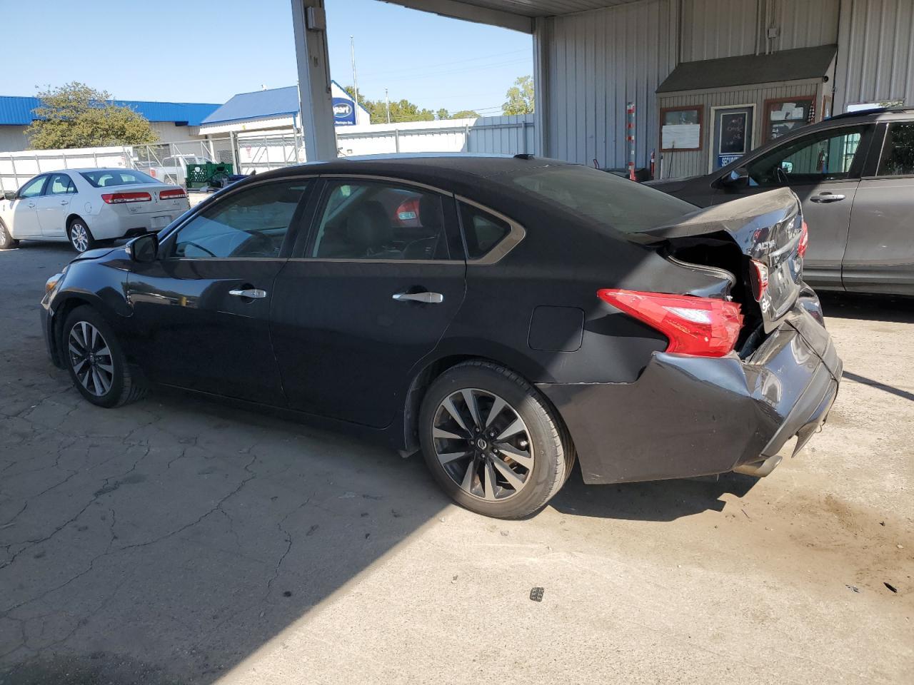 2017 Nissan Altima 2.5 - Image 2