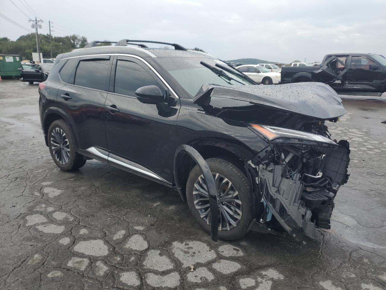 2025 Nissan Rogue Platinum - Image 4