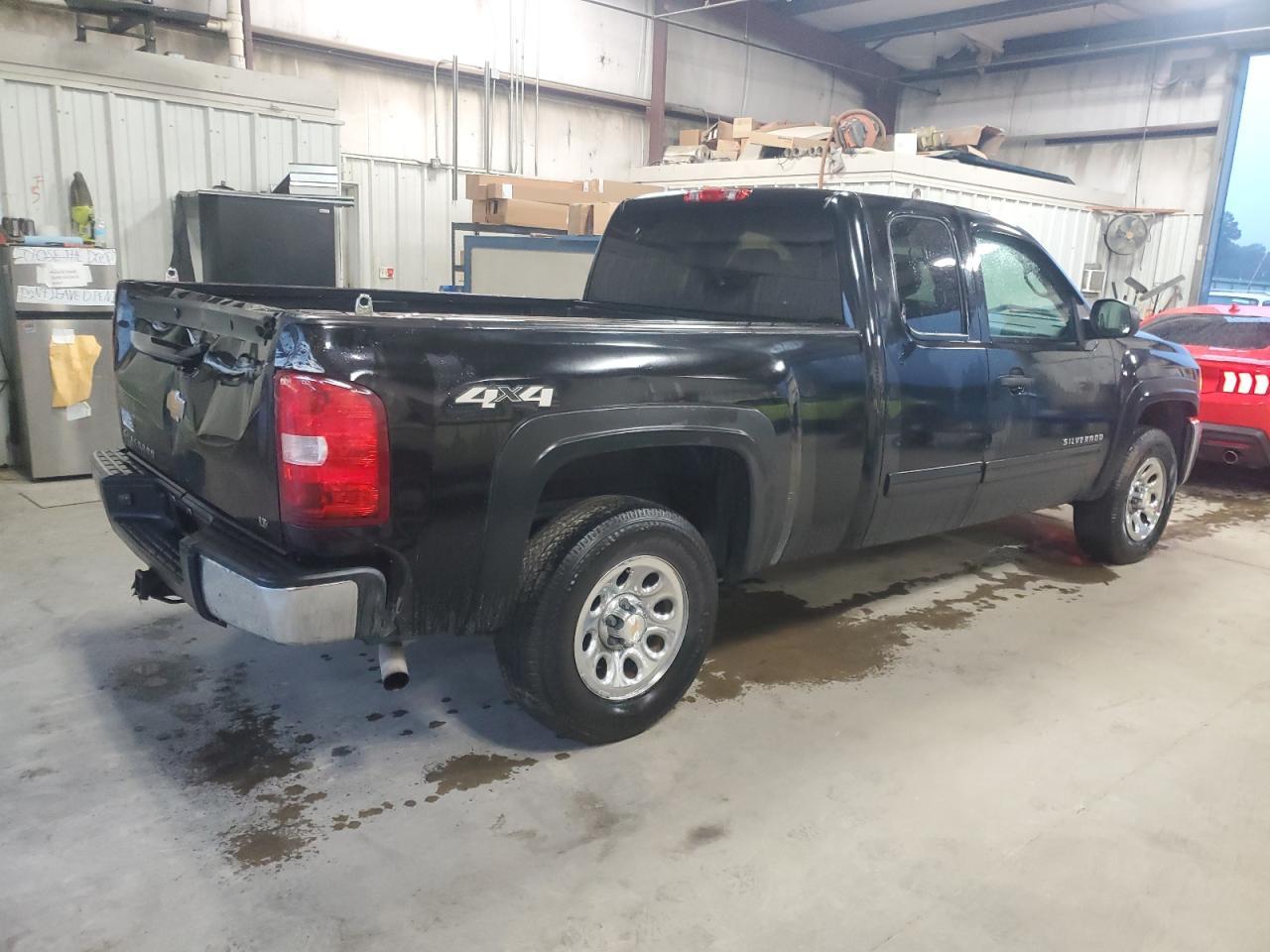 2013 Chevrolet Silverado K1500 Lt - Image 3