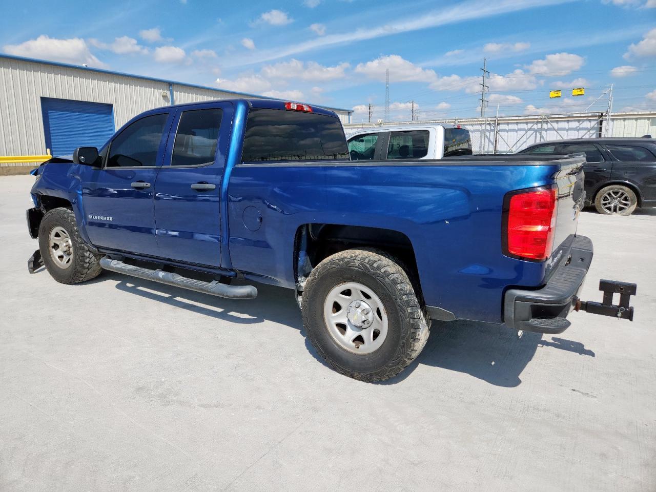 2017 Chevrolet Silverado C1500 - Фото 2