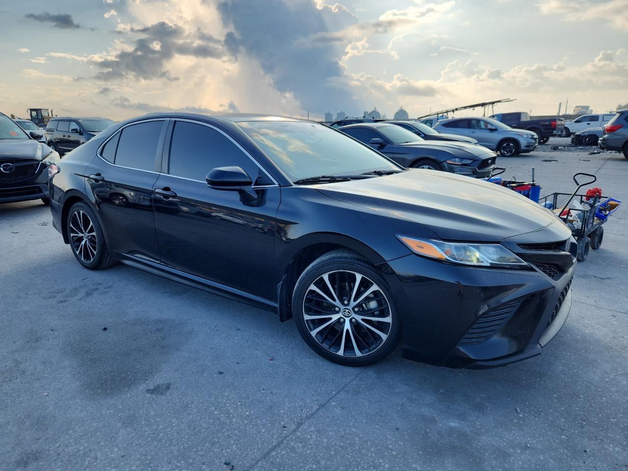 2020 Toyota Camry Se - Image 4