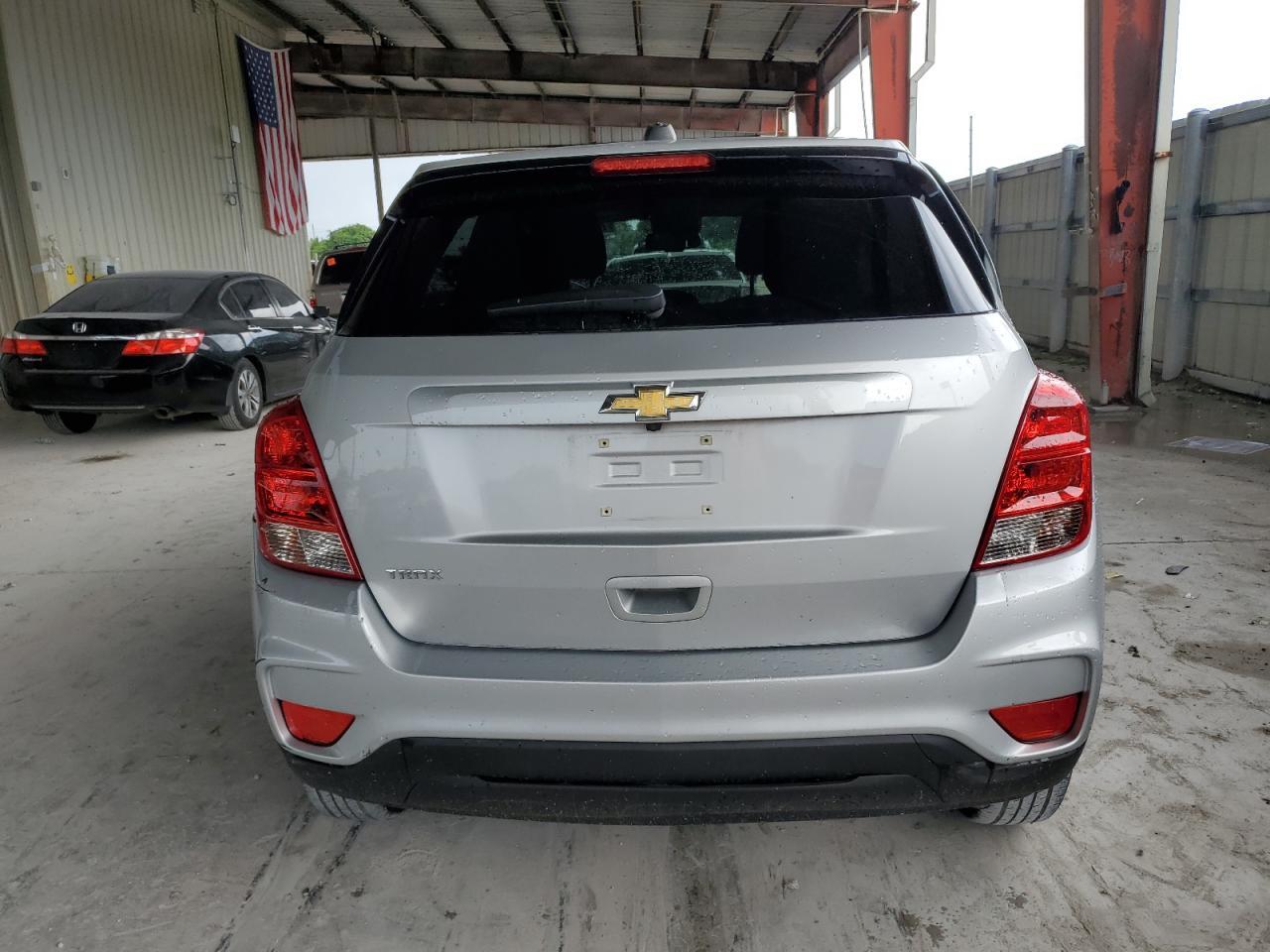 2022 Chevrolet Trax Ls - Фото 6