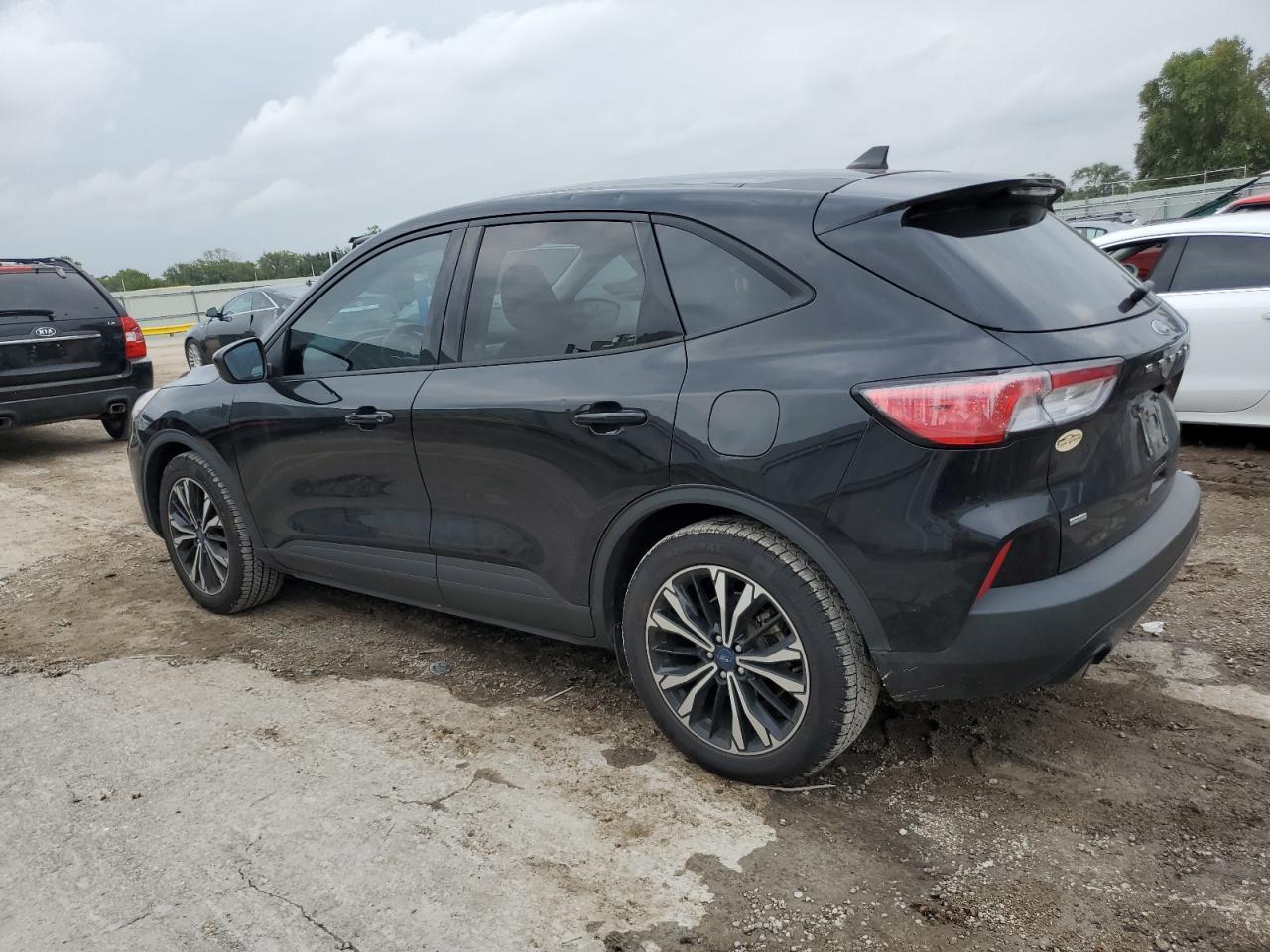 2021 Ford Escape Se - Фото 2