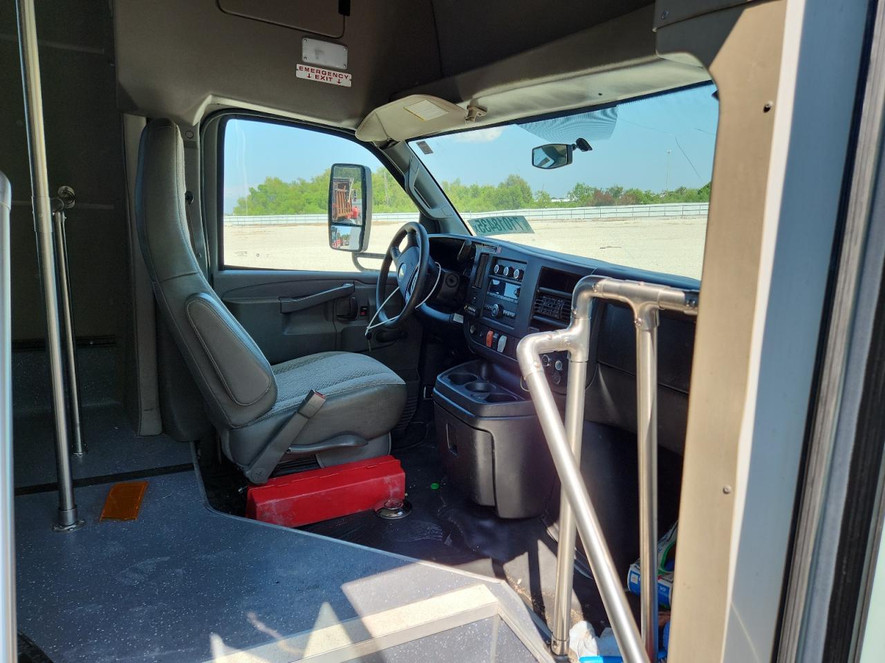 2019 Chevrolet Express G3 - Shuttle Bus - Фото 5