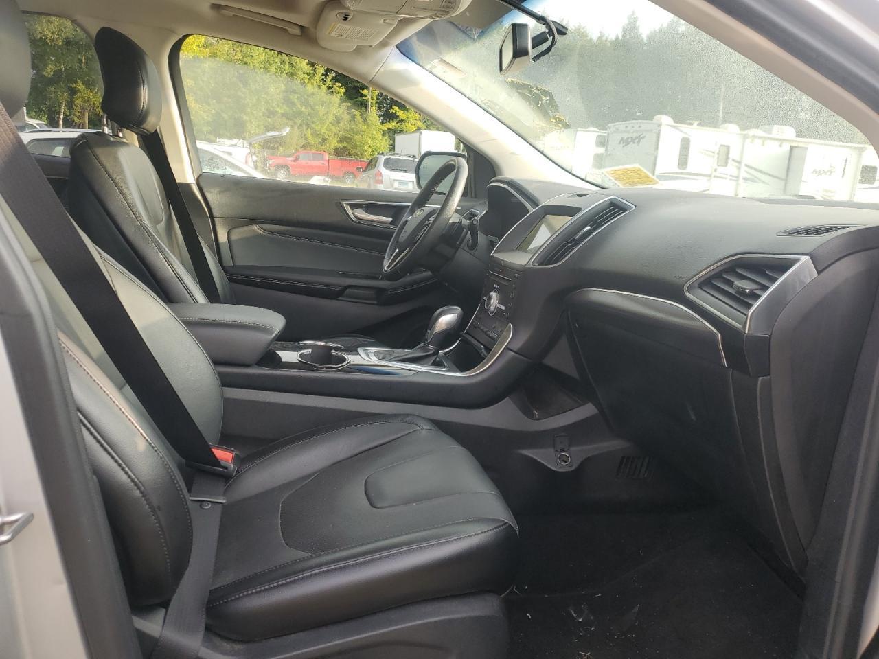 2017 Ford Edge Titanium - Image 5