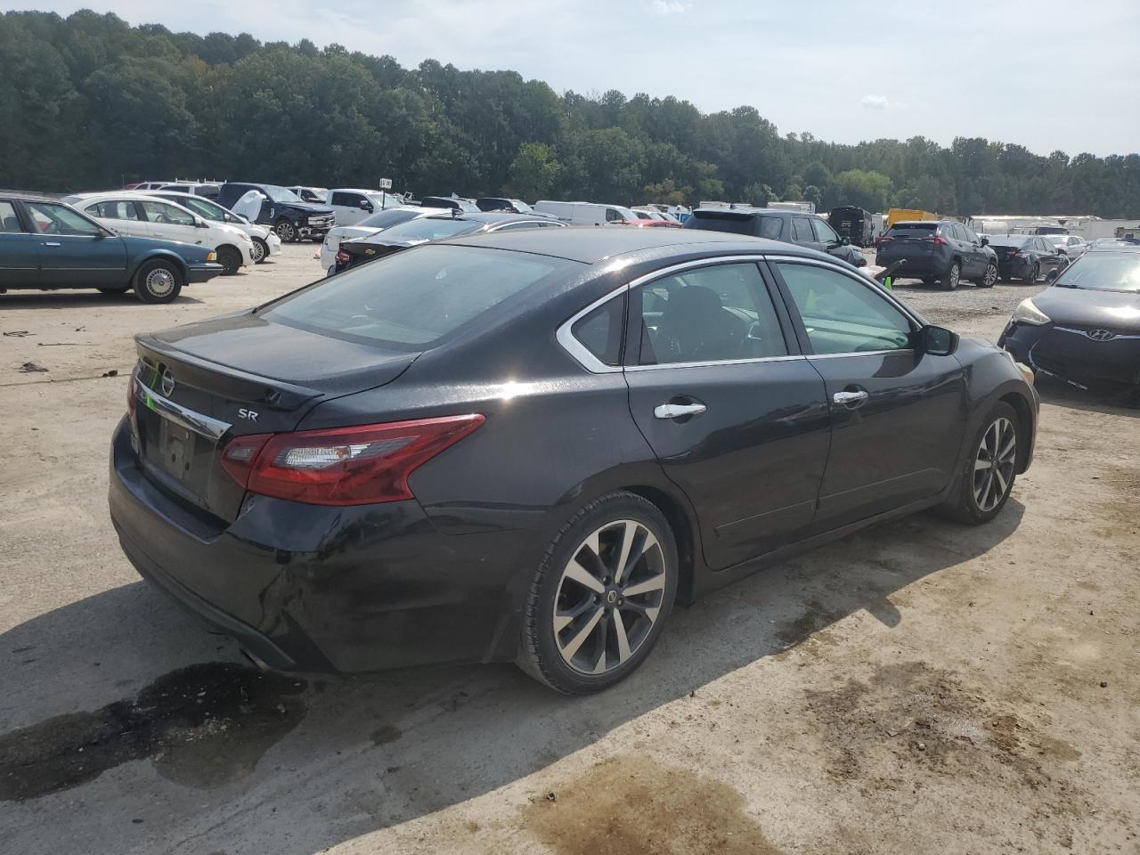 2017 Nissan Altima 2.5 - Image 3