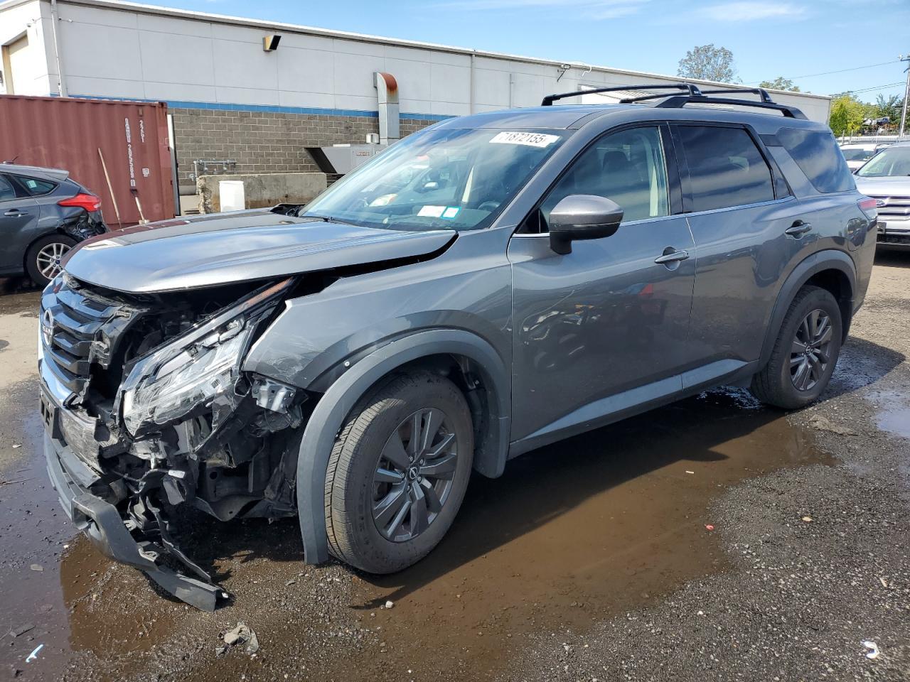 2022 Nissan Pathfinder Sv