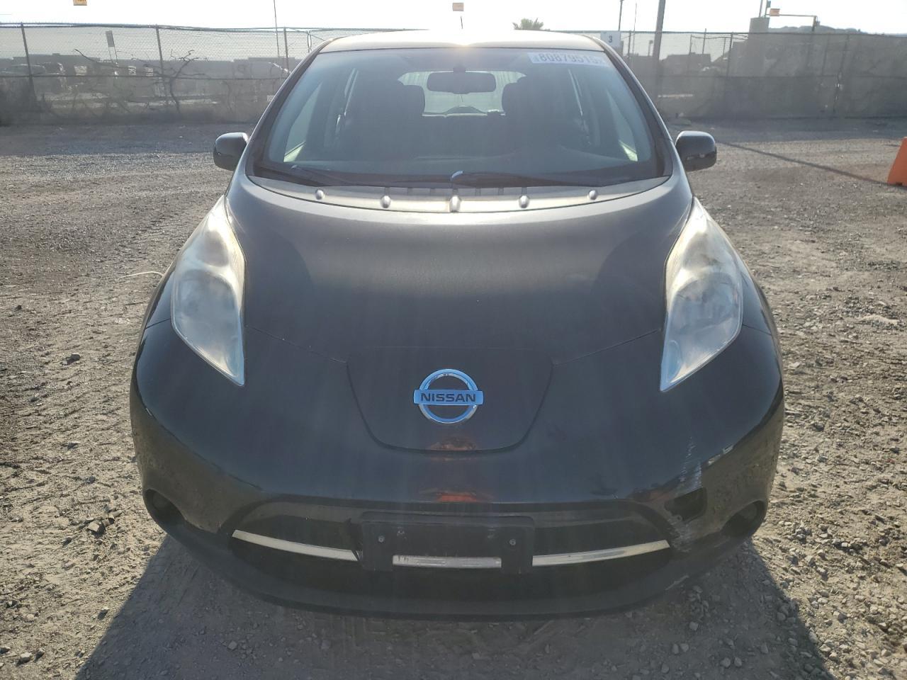 2015 Nissan Leaf S - Image 5