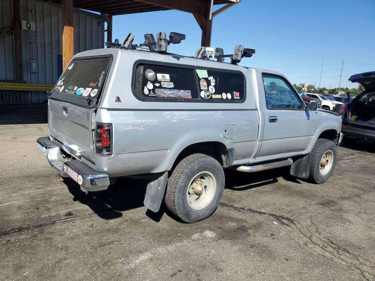 1990 Toyota Pickup 1/2 Ton Short Wheelbase Dlx - Фото 3