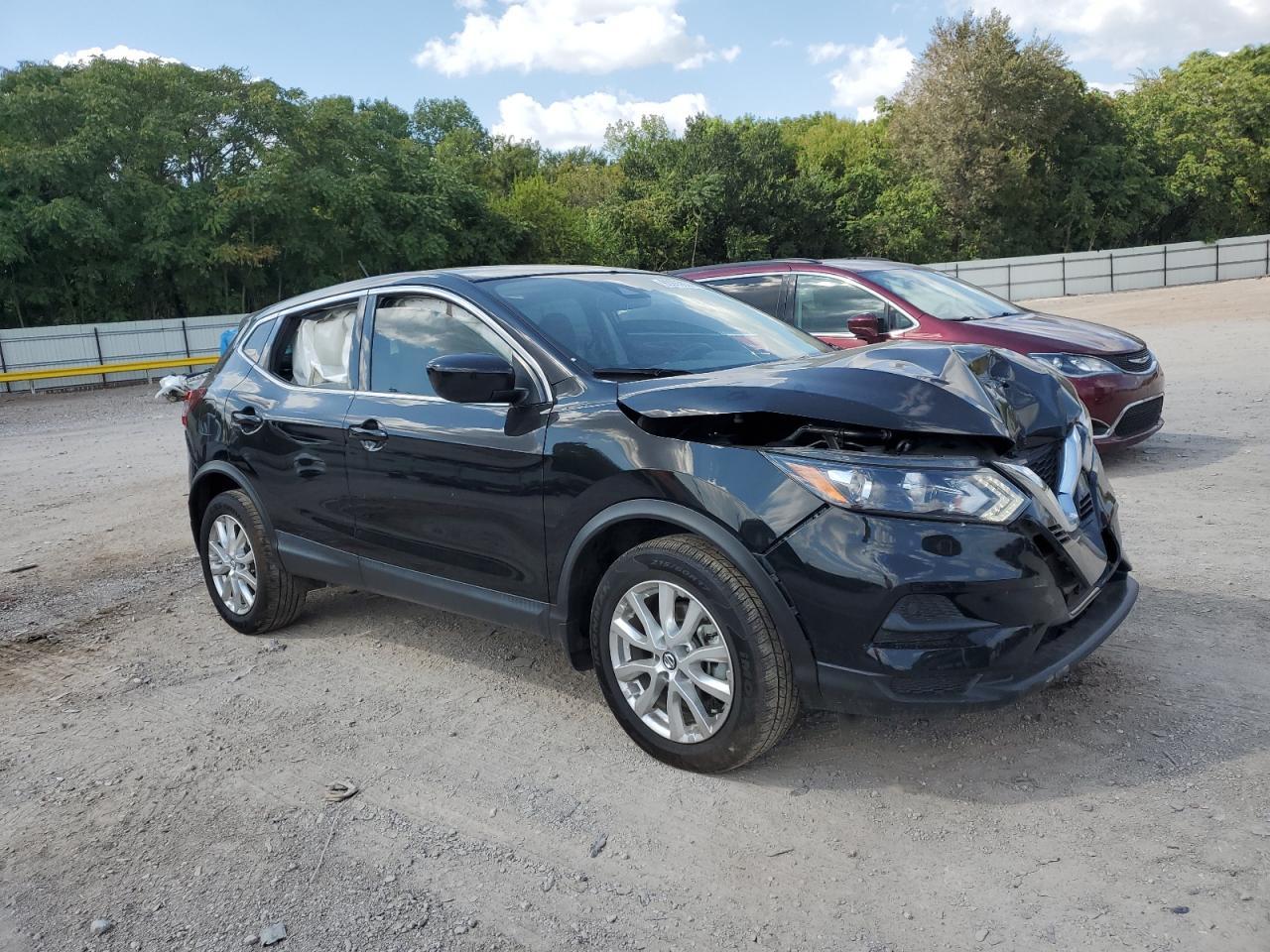 2021 Nissan Rogue Sport S - Фото 4