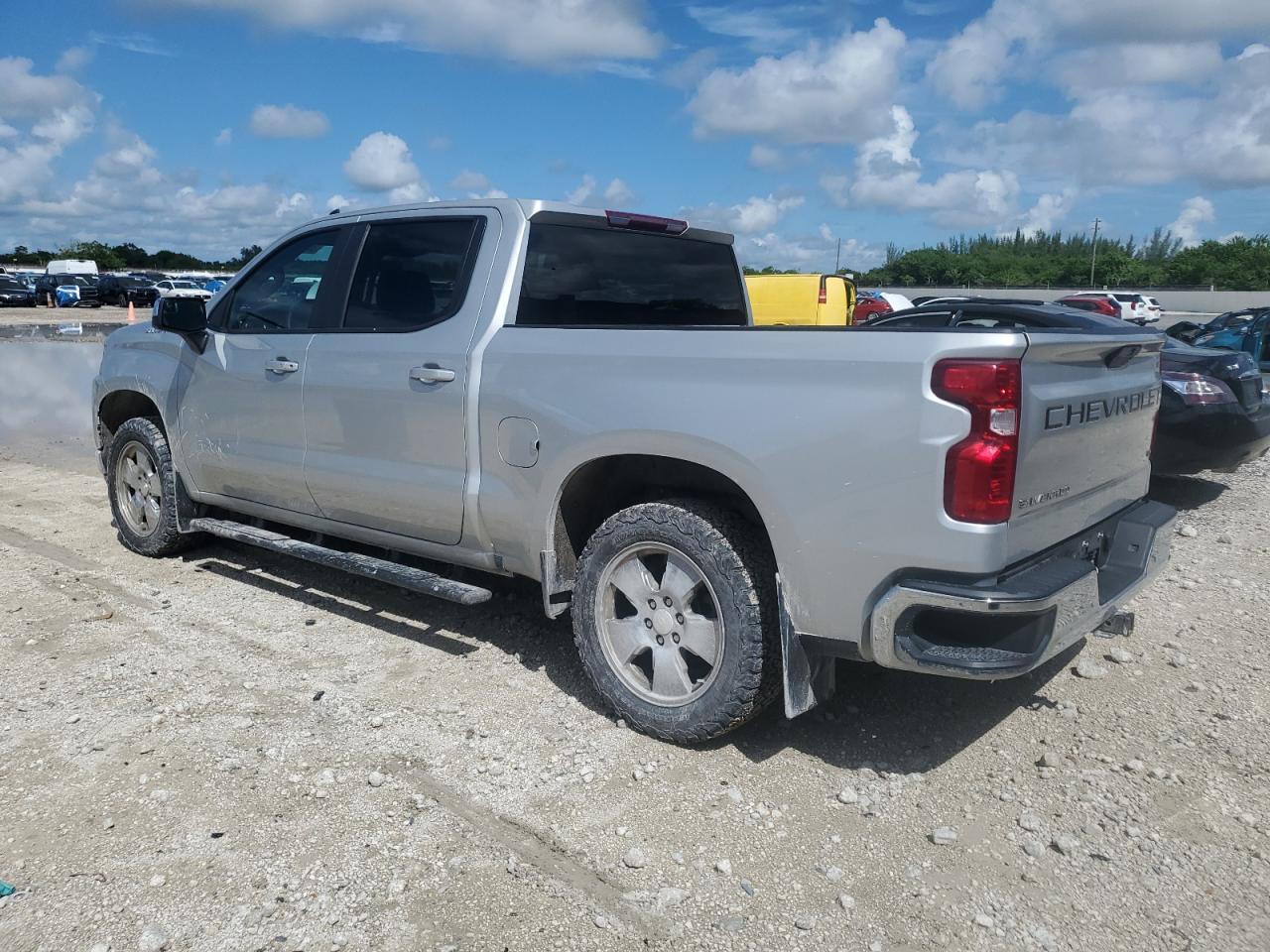 2021 Chevrolet Silverado K1500 Lt - Фото 2