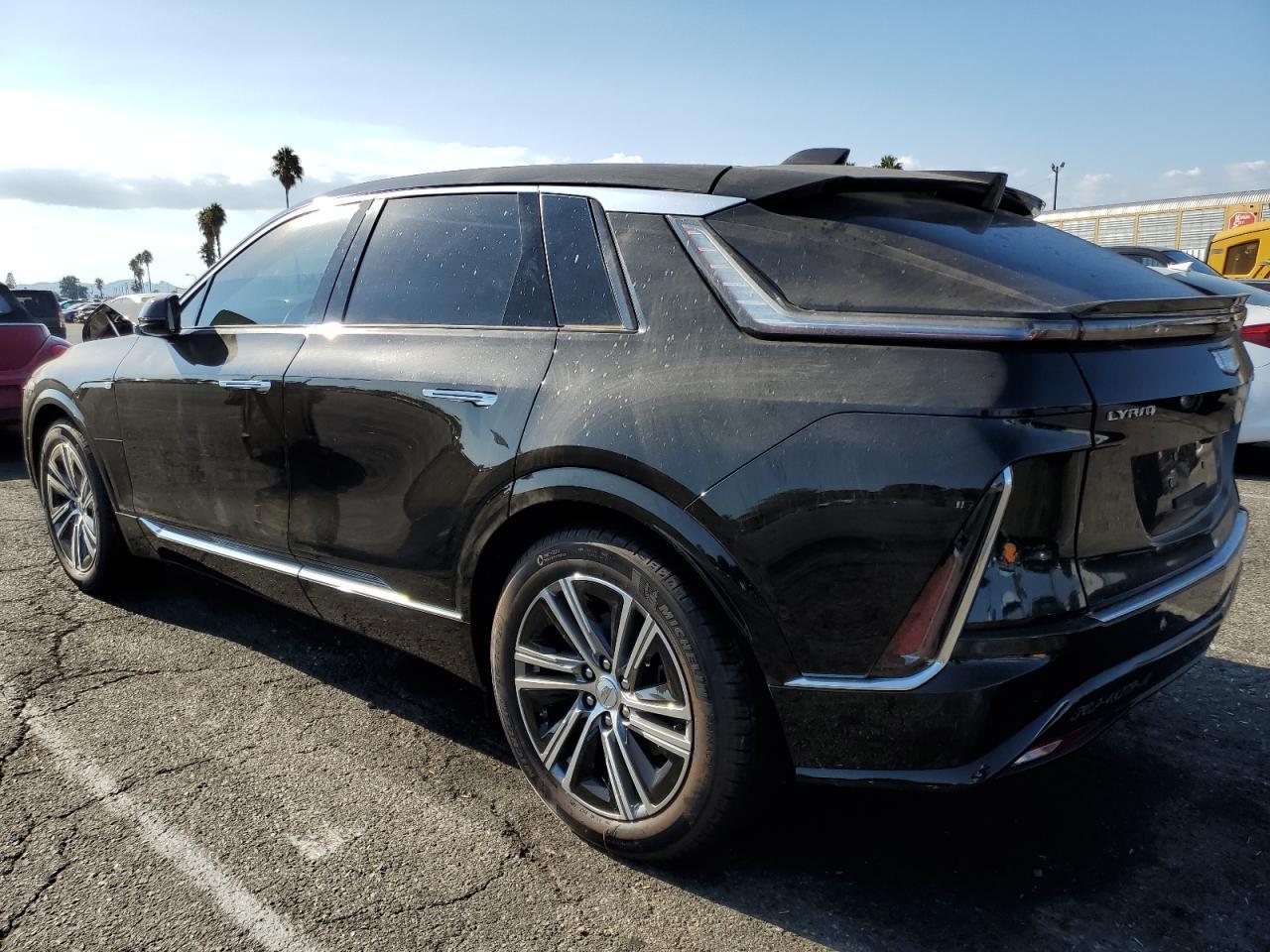 2025 Cadillac Lyriq Luxury - Фото 2