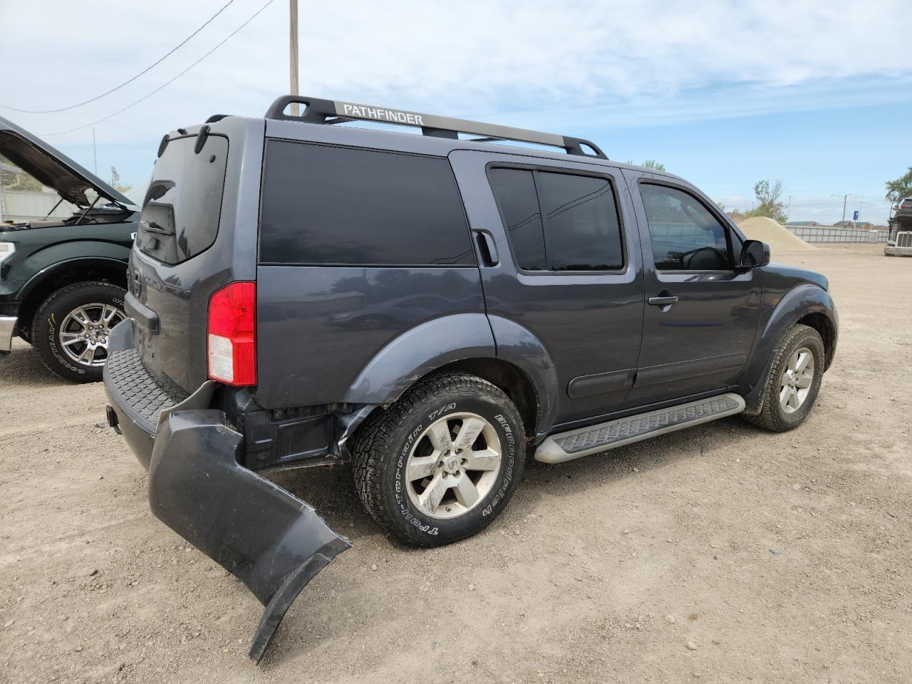 2012 Nissan Pathfinder S - Image 3