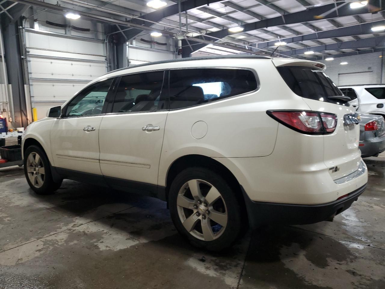 2015 Chevrolet Traverse Ltz - Image 2
