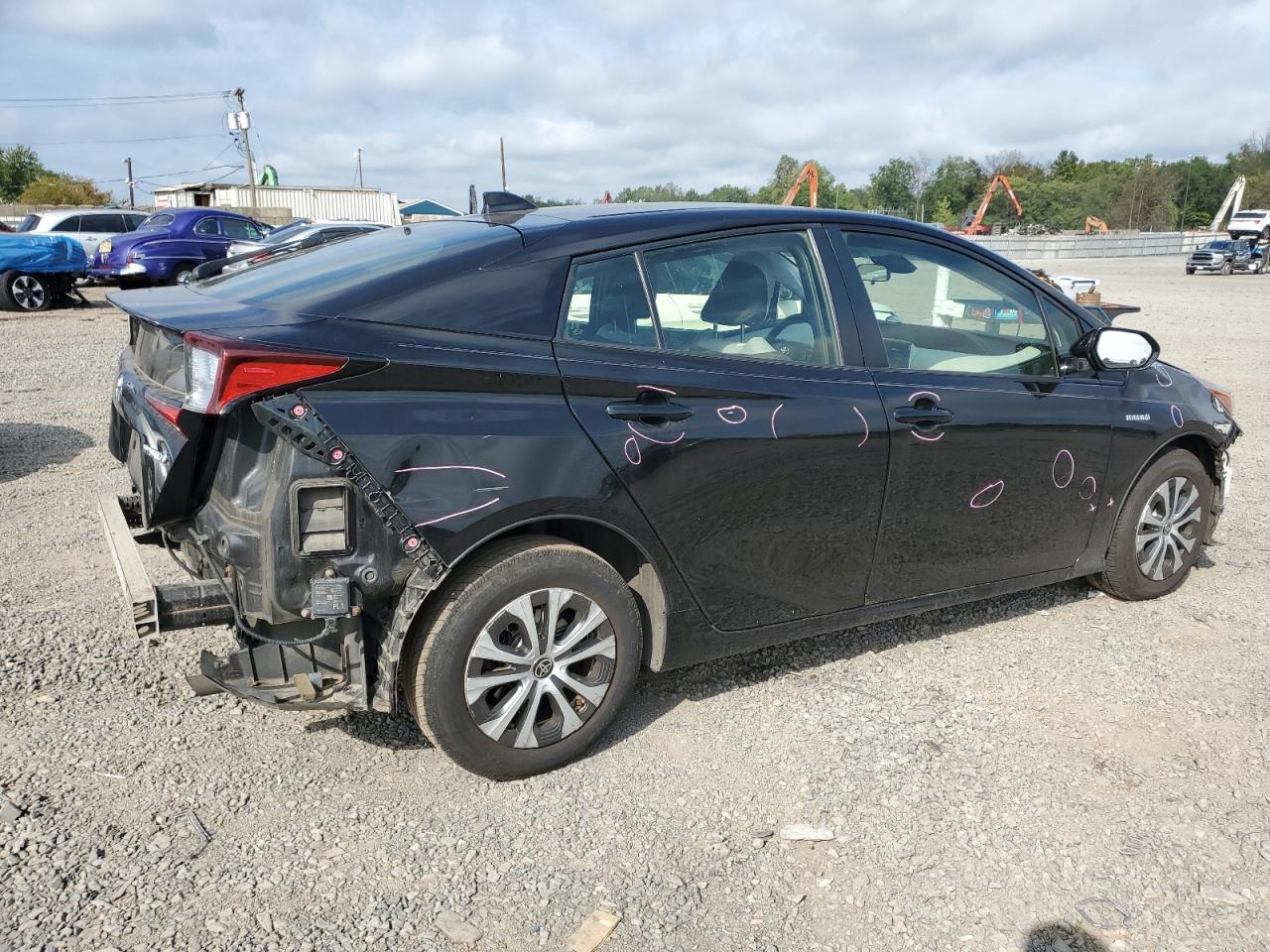 2020 Toyota Prius Le - Image 3